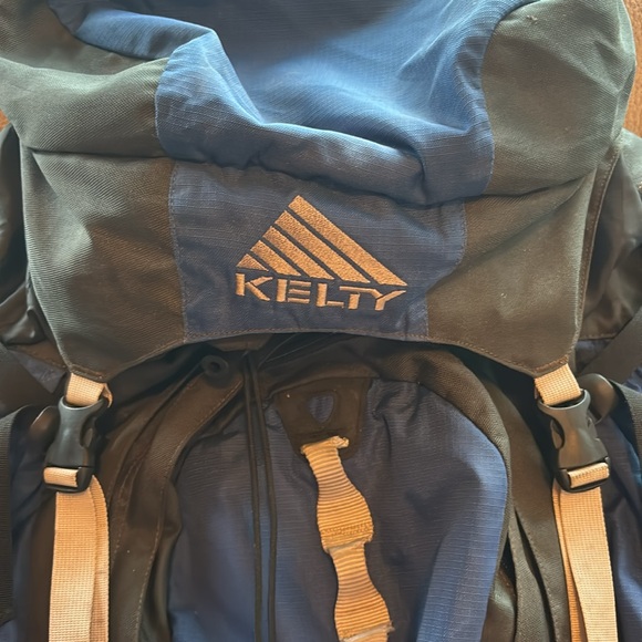 Kelty coyote 4750 pack. Large size w/multiple storage compartments. Good shape - Picture 2 of 7